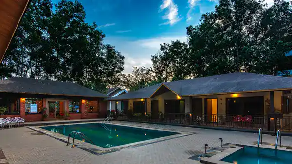Accommodation and amenities at Dandeli Safar jungle resort
